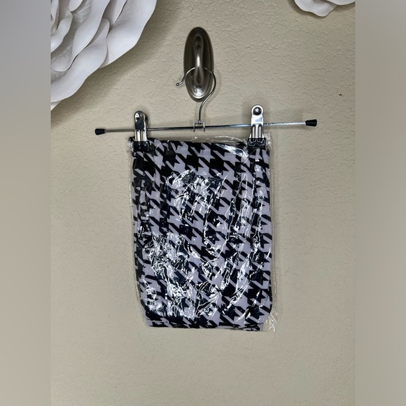 Design USA Pants - NTM: Brand New Design USA Black & White Houndstooth Print Leggings Sz 0X